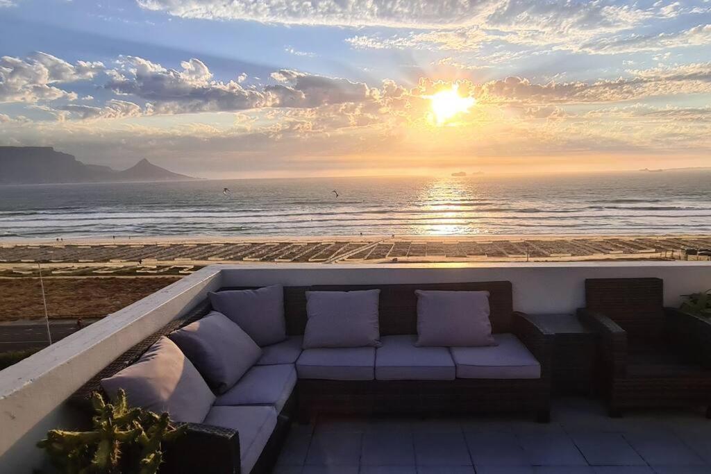 Jacuzzi With 270 Views Right On Apartment