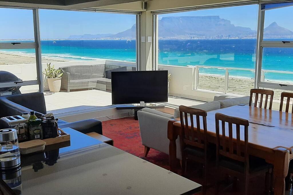 Jacuzzi With 270 Views Right On Cape Town