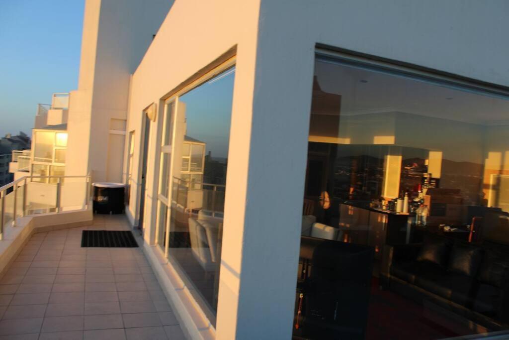 Jacuzzi With 270 Views Right On Apartment