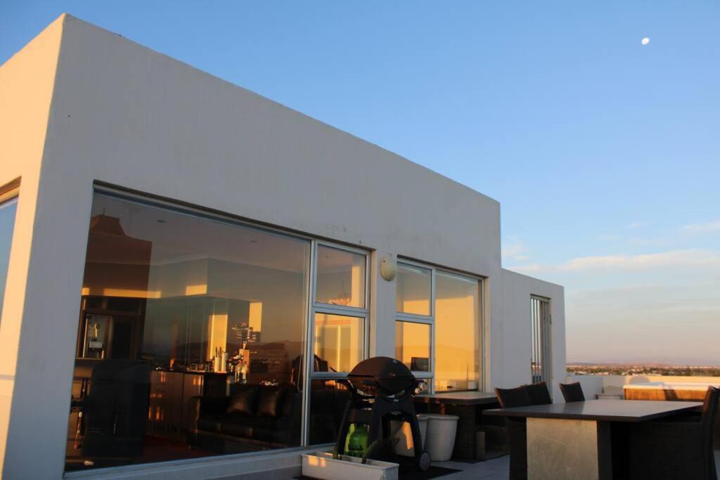 Apartment Jacuzzi With 270 Views Right On
