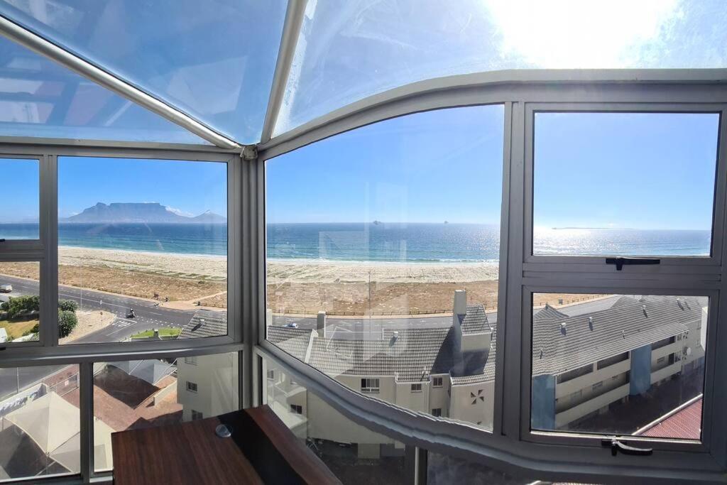 Apartment Jacuzzi With 270 Views Right On Cape Town