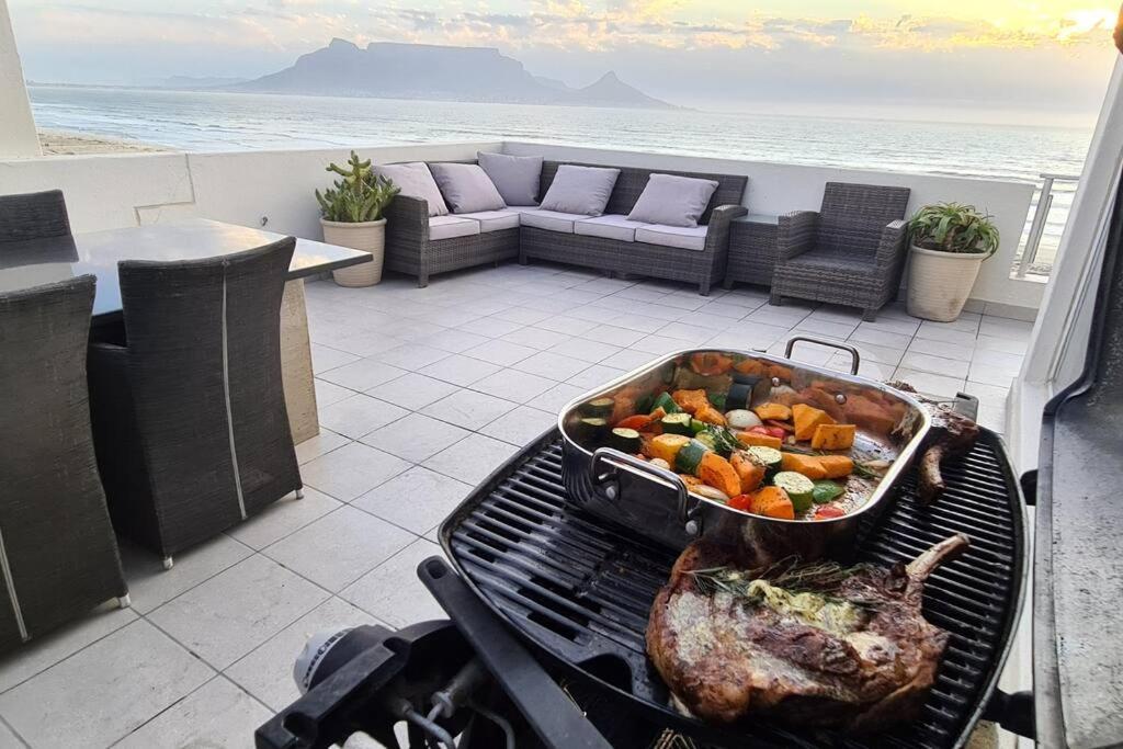 Jacuzzi With 270 Views Right On Apartment Cape Town