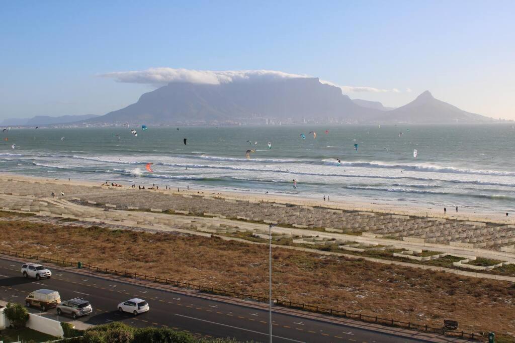 Apartment Jacuzzi With 270 Views Right On Cape Town